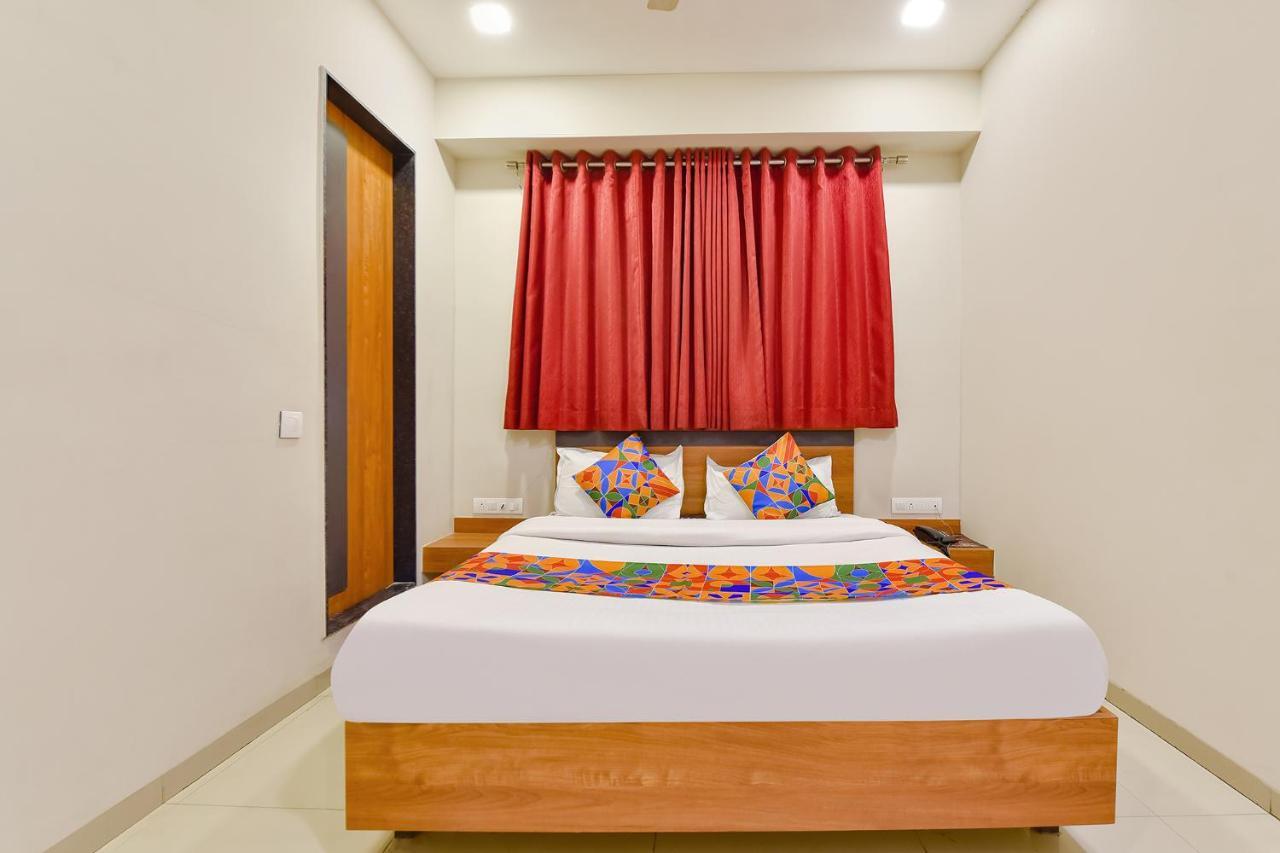 Fabhotel Happinex Σουράτ Εξωτερικό φωτογραφία