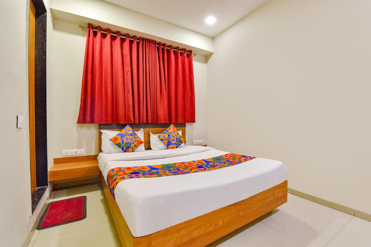 Fabhotel Happinex Σουράτ Εξωτερικό φωτογραφία