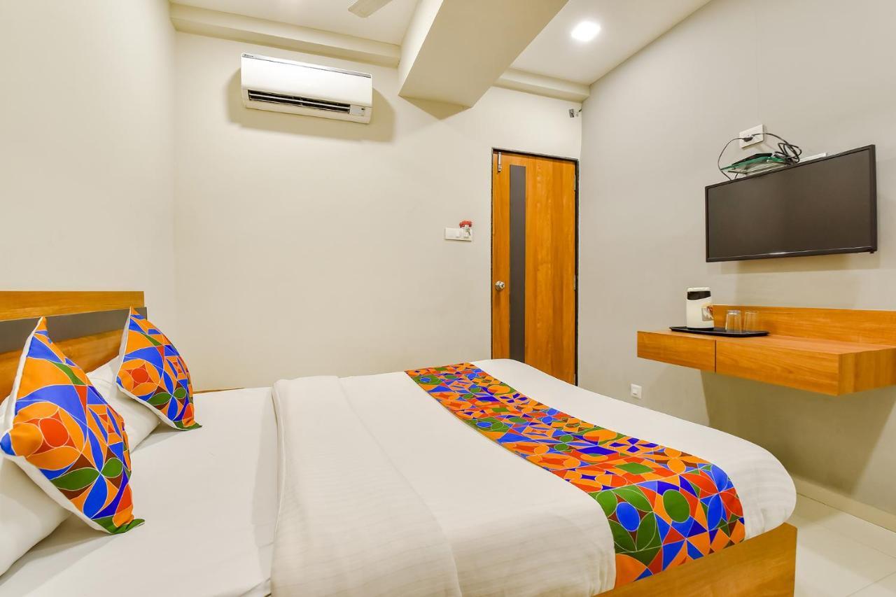Fabhotel Happinex Σουράτ Εξωτερικό φωτογραφία